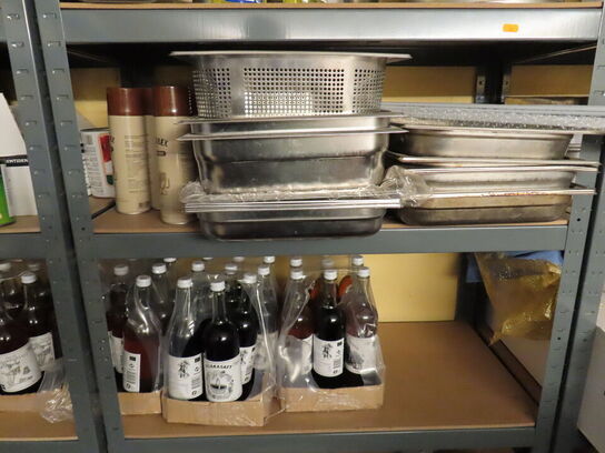 3 stk. reoler med indhold