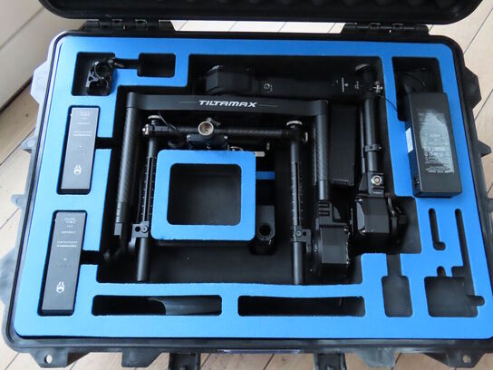 3-akset kamerasystem, TILTA GRAVITY GR-T03 i flightcase