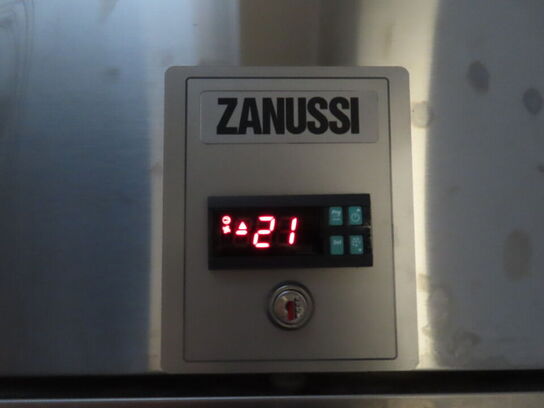 Fryseskab, ZANUSSI RE471FF