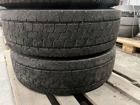 4+2 Lastbil dæk og fælg Continental. -  2x pigdæk  215/75R17,5 - 4x215/75R17,5