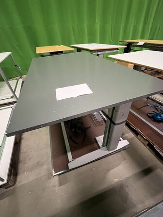 3 skriveborde SIS, højdejusterbart, hvide med folie