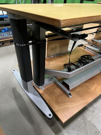 2 Skrivebord Bondo, hævesænke, +skuffesektion