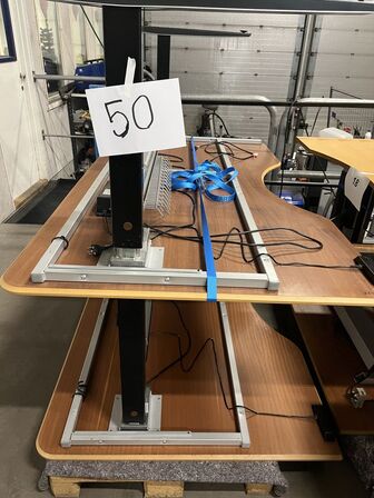 2 Skriveborde , hævesænke