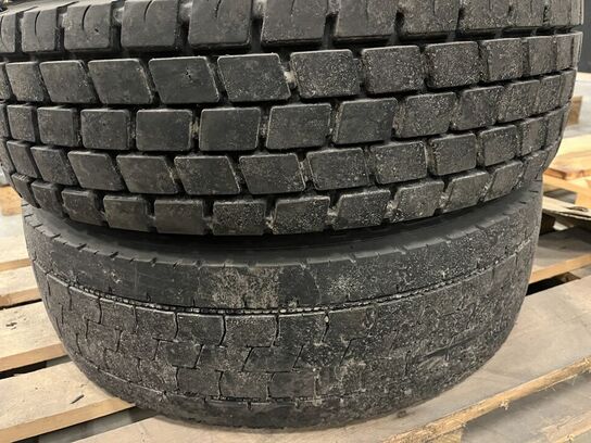 4+2 Lastbil dæk og fælg Continental. -  2x pigdæk  215/75R17,5 - 4x215/75R17,5