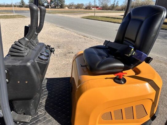 Laston mini graver med 14 hk benzin B&S motor