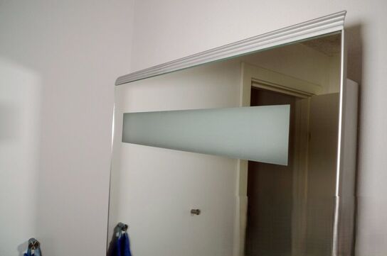 Spejlskab m/hylde og lys 50x70cm spejl