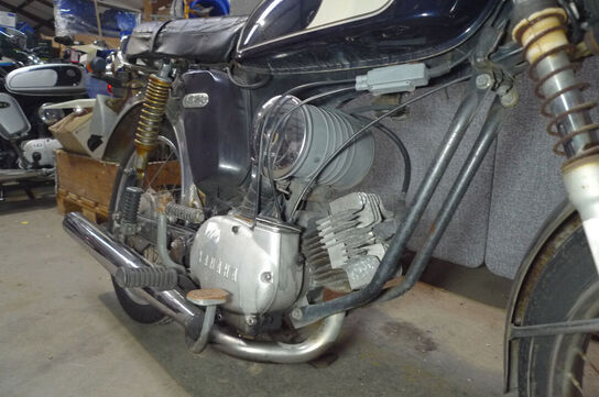 Knallert, Yamaha YB1 2122 4-gear drejeventilmotor