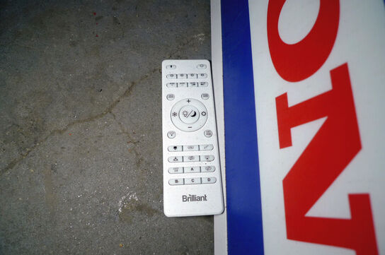 LED-lysskilt m/HONDA logo 60x60cm m/fjernbetjening 230V