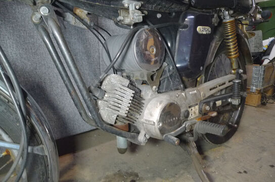 Knallert, Yamaha YB1 2122 4-gear drejeventilmotor