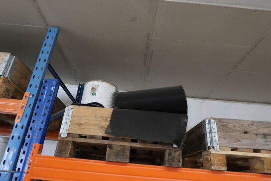 16 stk. paller med div. Varelager og værktøj