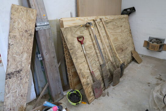 Div. Haveredskaber samt krydsfinerplader