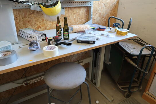 El. hæve/sænke arbejdsbord med indhold