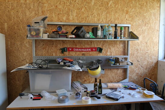 El. hæve/sænke arbejdsbord med indhold