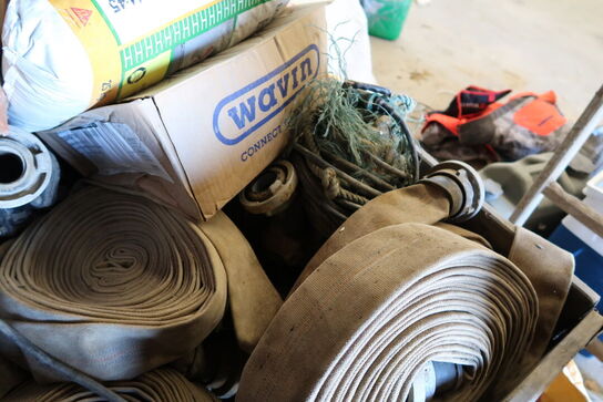 Palle med div. Dykpumper samt slanger