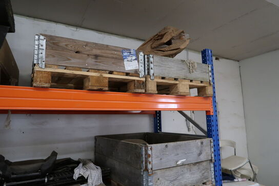 16 stk. paller med div. Varelager og værktøj