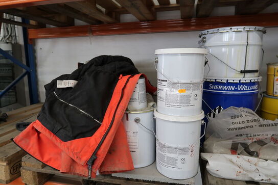 16 stk. paller med div. Varelager og værktøj