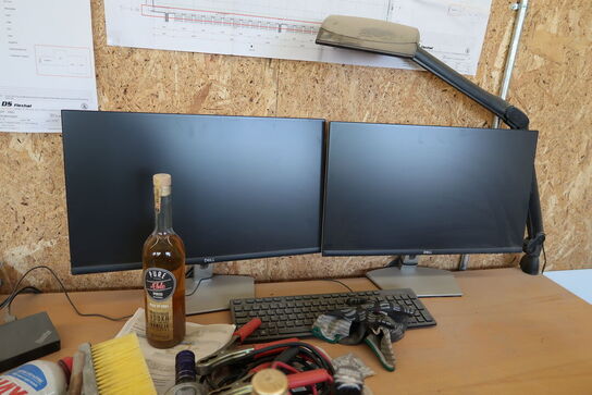 El. hæve/sænke skrivebord med indhold bl.a. 2 stk. computerskærme DELL S2421HN, dockingstation m.m.