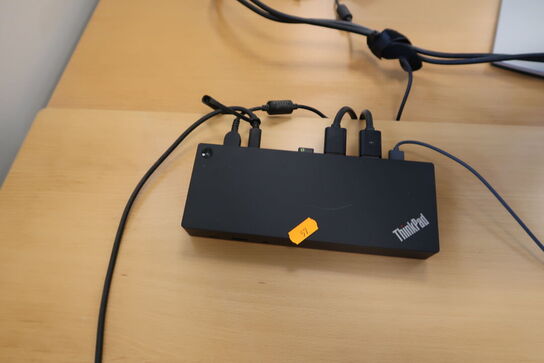 2 stk. computerskærme DELL P2722H, tastatur, mus, dockingstation LENOVO ThinkPad Hybrid USB-C with USB-A