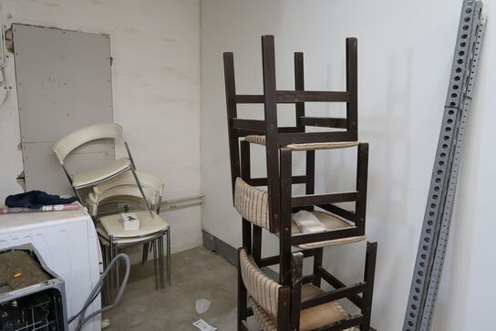 5 stk. stabelstole samt 4 stk. stole