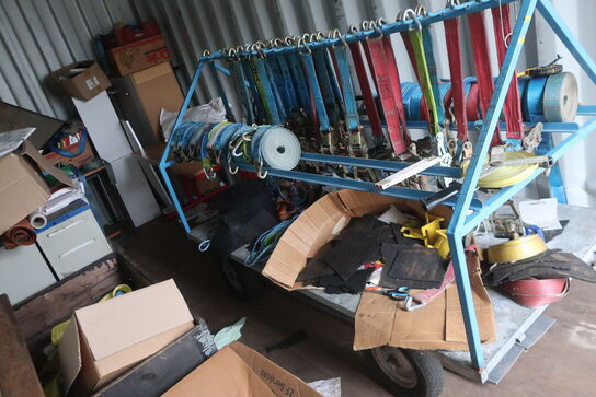 Indhold i container: Faldsikring, vogn mv.