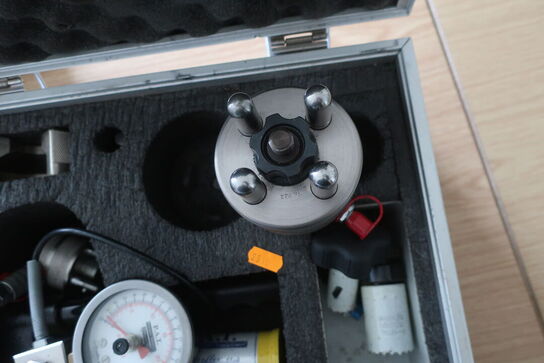  P.A.T. (Precision Adhesion Tester)