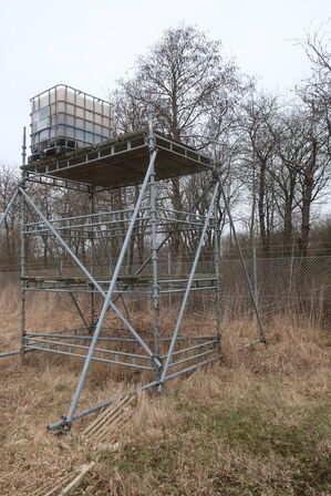 Stillads- og 1000-liters IBC-palletank