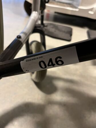 Foldbar kørestol MEYRA Budget