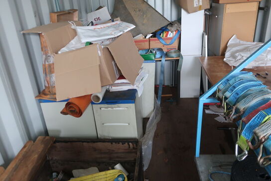 Indhold i container: Faldsikring, vogn mv.