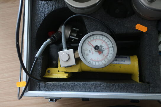  P.A.T. (Precision Adhesion Tester)