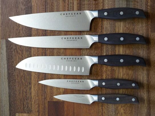 Køkkenknivssæt udført i rustfrit tysk DIN 1.4116 stål