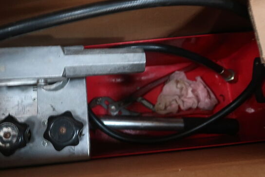 Palle med trykspand m.m.