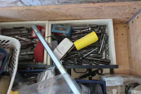 Palle med div. Bor m.m.