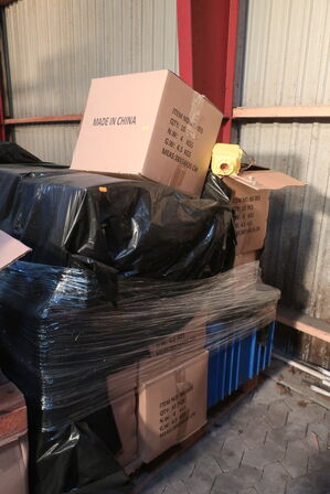 Palle med div. Dele til advarselslamper m.m.