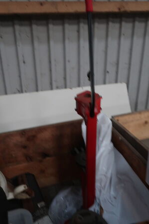 2 stk. paller med indhold