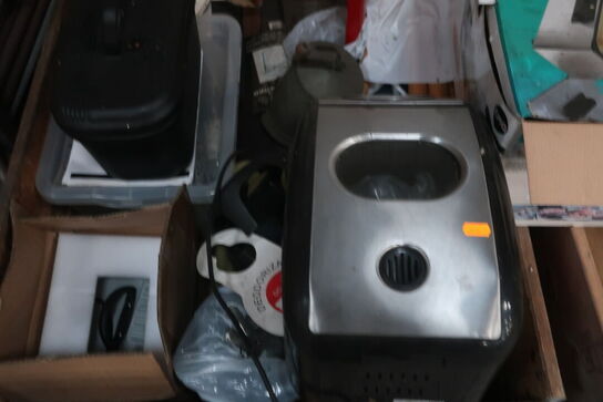 2 stk. paller med indhold