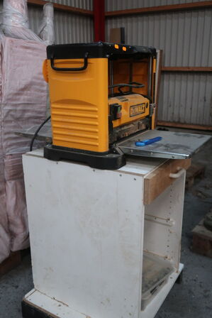 Tykkelseshøvl DEWALT DW733-DS