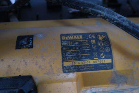 Tykkelseshøvl DEWALT DW733-DS