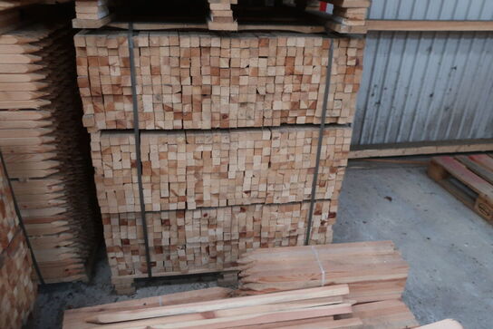 2 stk. paller med træ