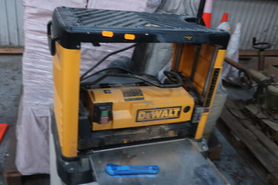 Tykkelseshøvl DEWALT DW733-DS