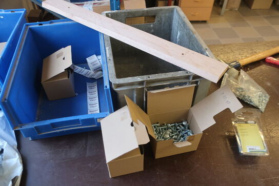 Arbejdsbord samt bukke