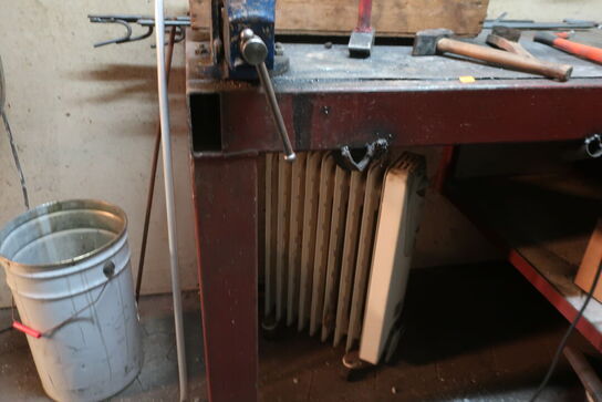 Arbejdsbord, værktøjstavle, div. Værktøj m.m.