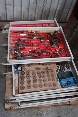 Palle med div. Værktøj