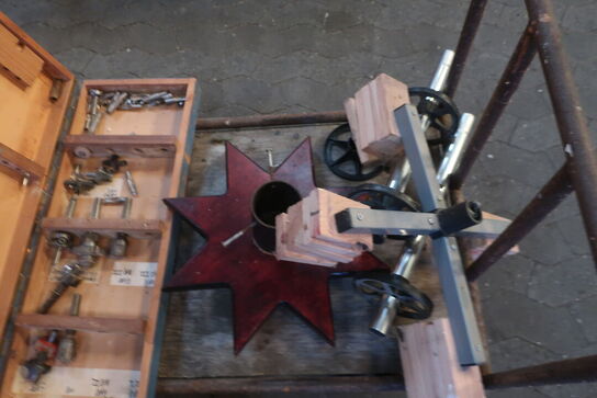 Opbevaringsvogn med indhold