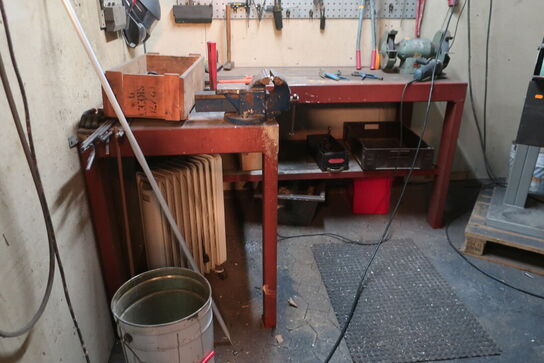 Arbejdsbord, værktøjstavle, div. Værktøj m.m.