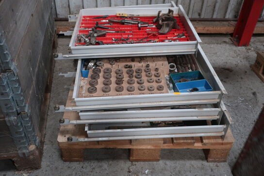 Palle med div. Værktøj