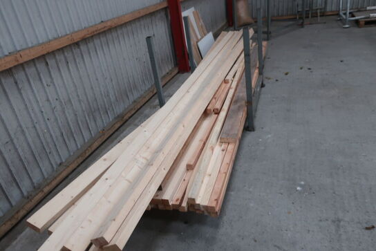 Opbevaringsstativ med div. Træ