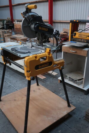 Kap-/geringssav DEWALT DW743N-QS