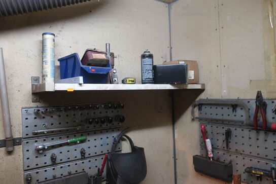 Arbejdsbord, værktøjstavle, div. Værktøj m.m.