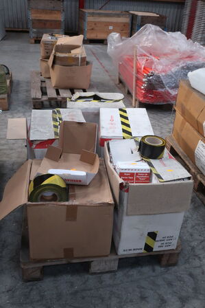 Palle med afspærringsbånd