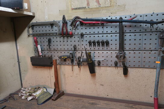 Arbejdsbord, værktøjstavle, div. Værktøj m.m.